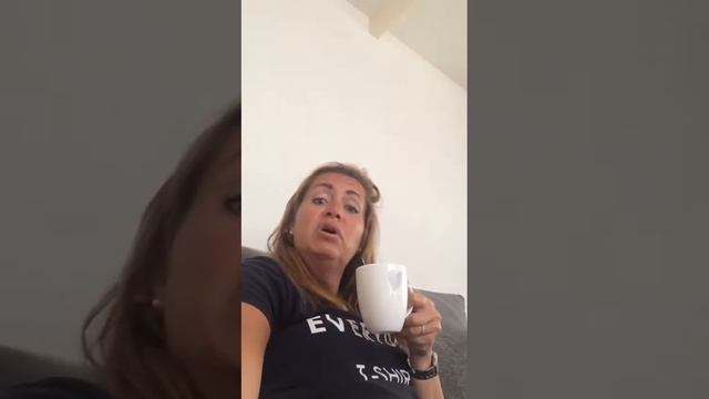 De Koffiejongens videoreview van Cindy смотреть онлайн