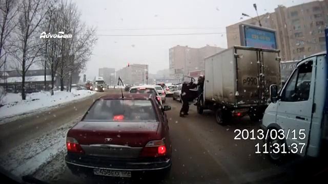 Жесткая разборка газелистов смотреть онлайн