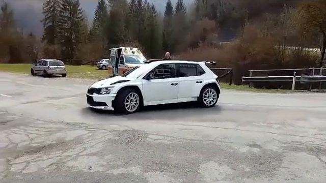 Skoda Fabia R5 in test смотреть онлайн