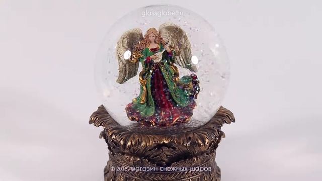 Рождественский снежный шар "Ангел с мандолиной" смотреть онлайн