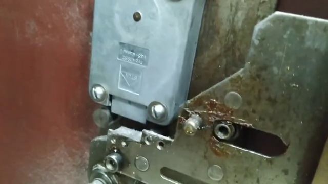 Как работает немецкий замок STUV в сейфе.