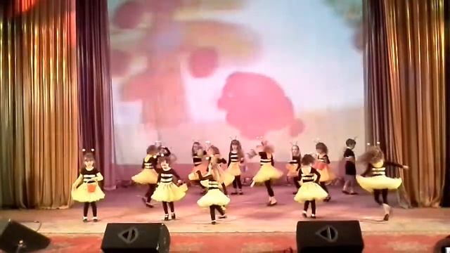 Хореографическая постановка "Пчелки" группа РЭР, преп. Макеева Е.А. смотреть онлайн