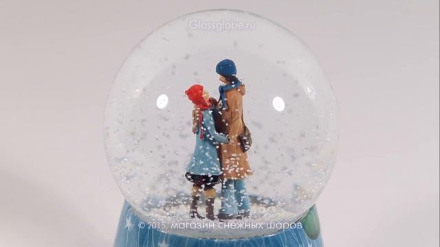 Стеклянный шар со снегом Ты и Я смотреть онлайн