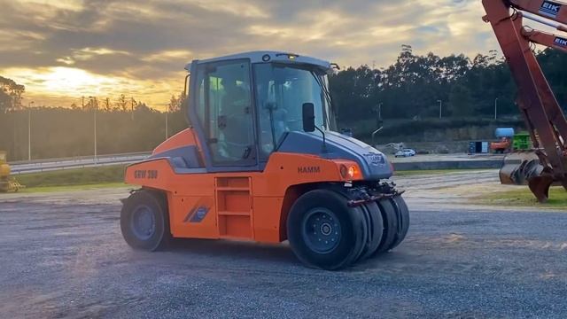 Cilindro compactador - HAMM GRW 280 смотреть онлайн