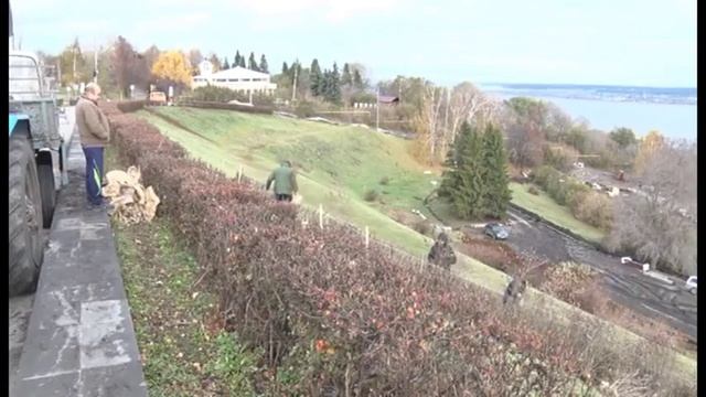 Обновление надписи ЛЕНИН в парке Дружбы народов смотреть онлайн