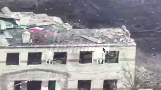 Российская армия подняла флаг над освобожденной Мартыновкой в Курской области смотреть онлайн