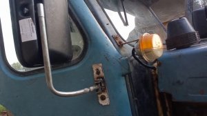 комфорт в кабину МТЗ 52 шумоизоляция виброизоляция обшивка карпетом полочка в кабину МТЗ 50 52