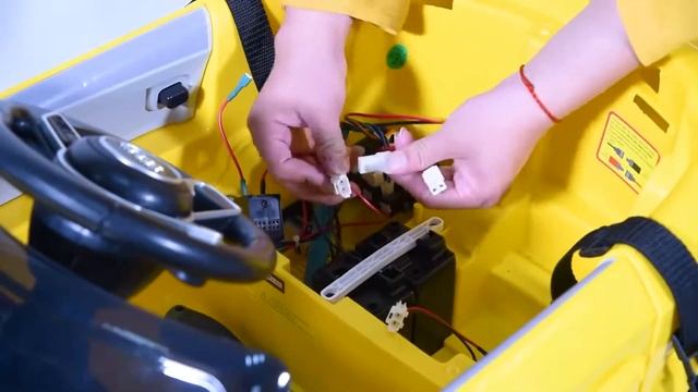 🥇 Véhicule électrique Enfant HOMCOM Audi TT RS - Test & Avis (2022) смотреть онлайн