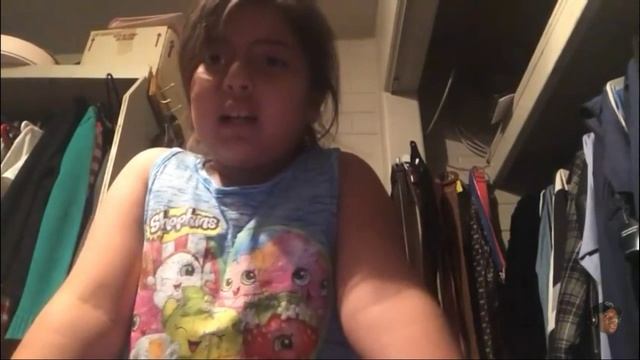 Little girl farts on camera смотреть онлайн