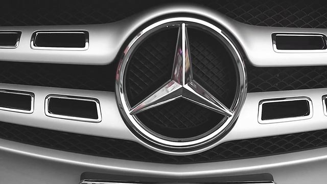 Mercedes Benz For Valentines Day 2018 смотреть онлайн