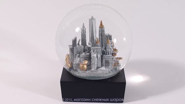 NYC Silver Snow Globe смотреть онлайн