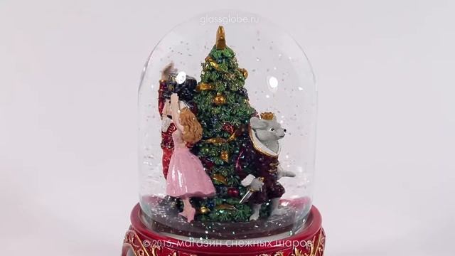 Стеклянный шар со снегом "Щелкунчик" смотреть онлайн