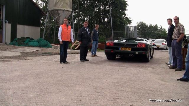 €1.8 Million Bugatti Veyron Scratches Bumper - 1080p HD смотреть онлайн