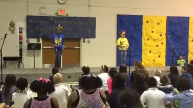 Lily Talent Show смотреть онлайн