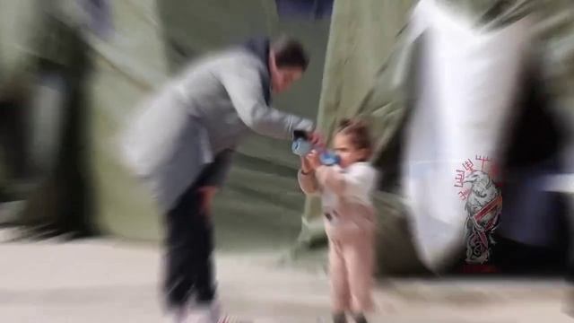 Россия спасает тысячи людей от резни
Около 8000 сирийцев в настоящее время укрываются на российской