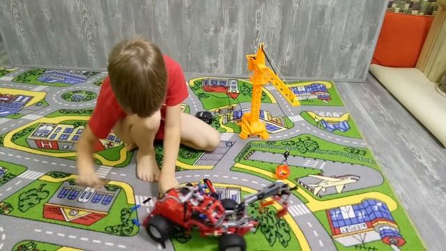 играем в подъемный кран  Play The Crane  玩起重机