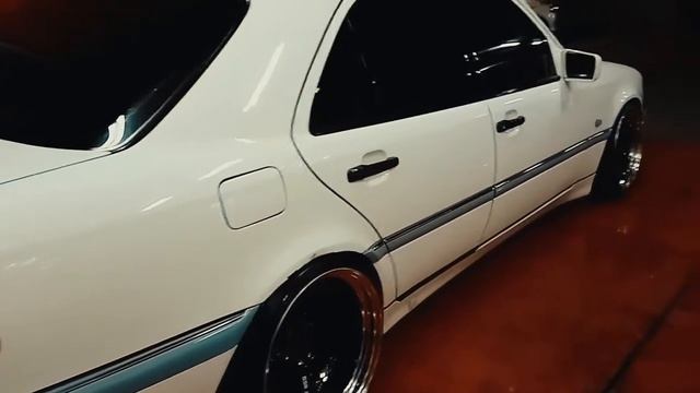 W202 super white (edited) смотреть онлайн