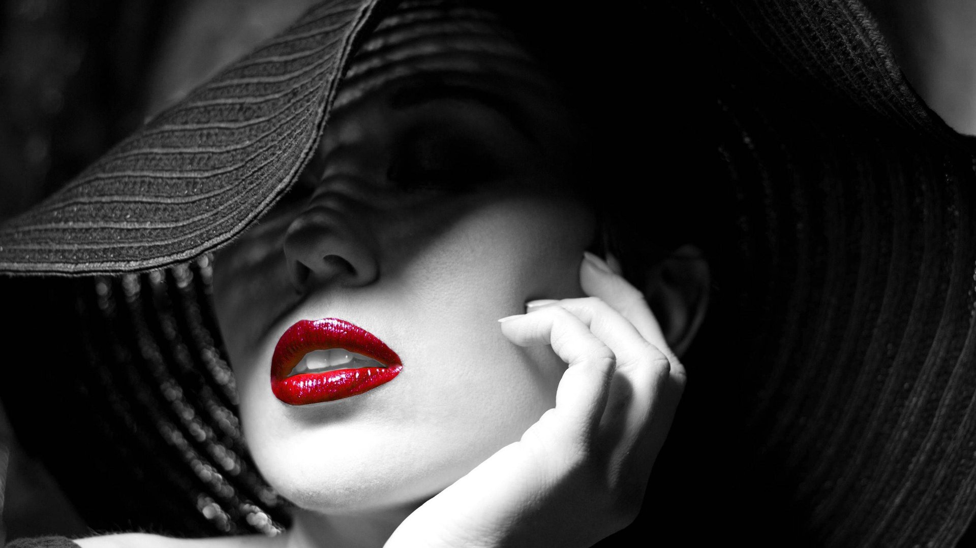 МАДАМ смотреть онлайн