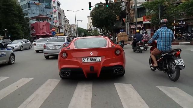 Chạm trán Ferrari F12 Berlinetta đầu tiên về Việt Nam | Johnny & SuperCar смотреть онлайн