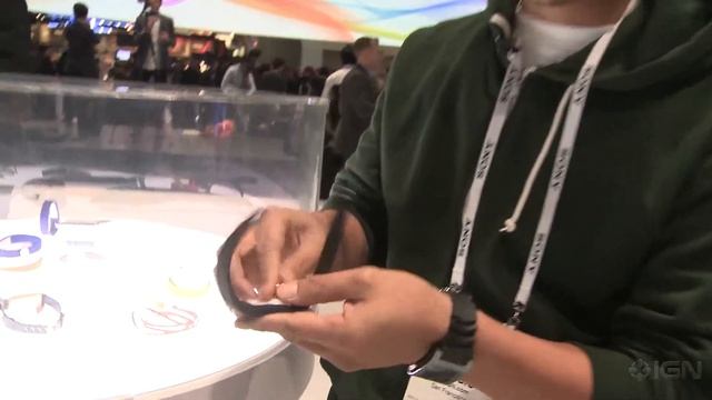 Sony SmartBand Hands-On CES 2014 смотреть онлайн