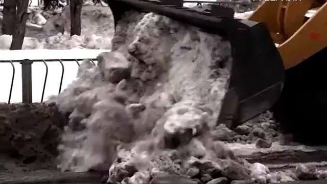 Более 7 тысяч тонн снега вывезли за сутки из Самары смотреть онлайн