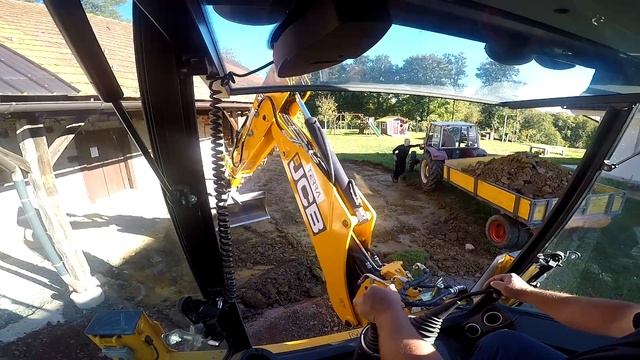 JCB 4cx Backhoe Loader Skilful Operator