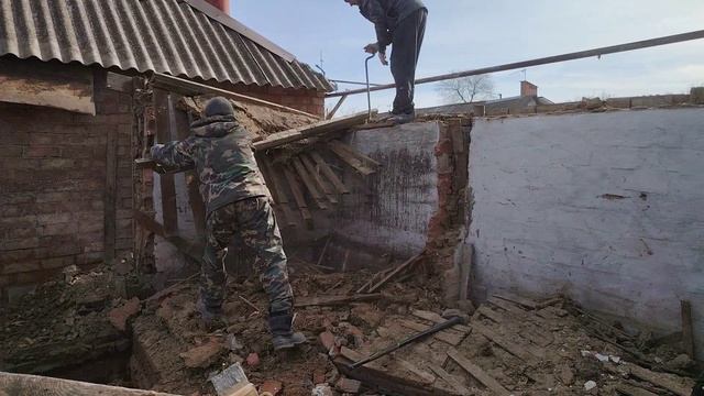 Ейск ! Часть 2. Сегодня нас на доме много и работы сделано много ! смотреть онлайн