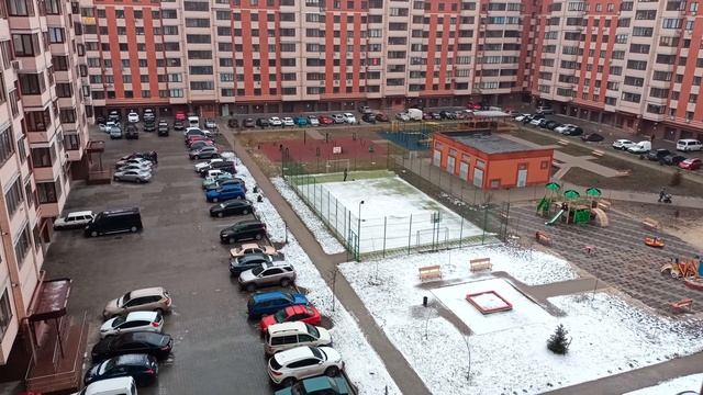 8 серия - даже снег убирают на поле во дворе (брама) смотреть онлайн