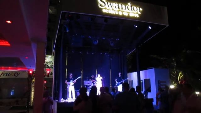 Вьетнам, Камрань, отель Swandor Hotels & Resorts, декабрь 2017. Вечерняя программа.