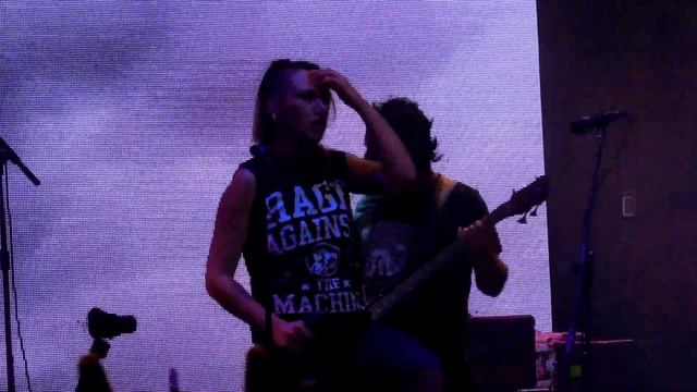 Tracktor Bowling - Вниз Или Вверх (Live in RED club, 2015-10-03) смотреть онлайн