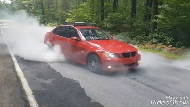 BMW 325I E90 Bornout.. смотреть онлайн