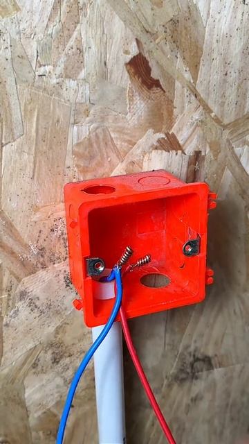 Наращиваем кабель в распаячной коробке смотреть онлайн