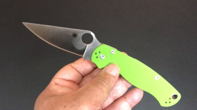 Spyderco ParaMilitary 2 CPM 20CV with Neon Green G-10! The Knife of the Day! смотреть онлайн