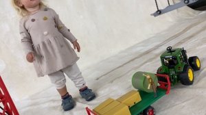 BRUDER John Deere, Toy Tractors - Heuballen Transport / HAY HARVEST