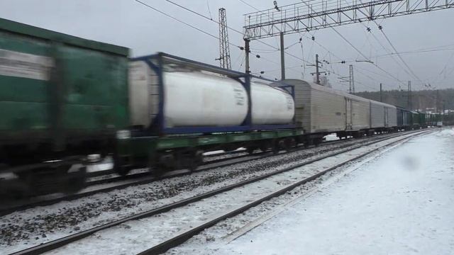 2ЭС10-016 "Гранит" с грузовым поездом смотреть онлайн