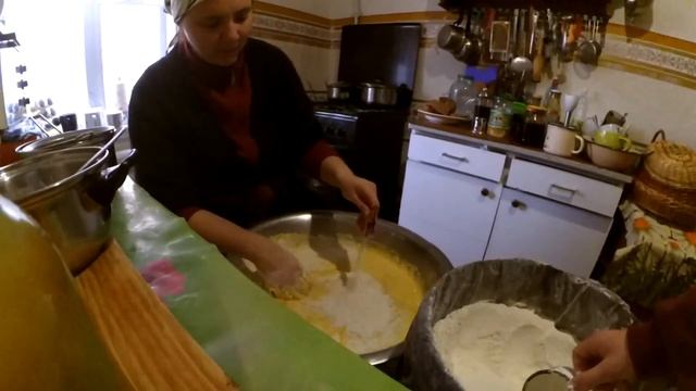 Як спекти паску. Українська кухня смотреть онлайн