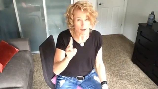 What Sitting During A Car Ride Does to Your Spine and How to Support + Strengthen It смотреть онлайн