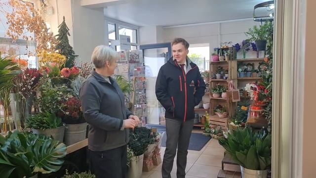 Citroen E-Berlingo Saves Harrys Valentines Day смотреть онлайн