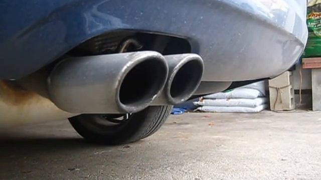 2003 C32 AMG..Before Cutting Secondary Cats/Resonator Part 1 смотреть онлайн