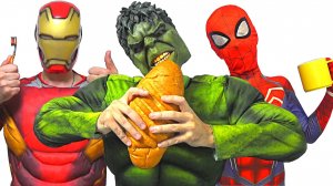 Утренняя рутина Супергероев, Человек Паук, Халк, Железный Человек