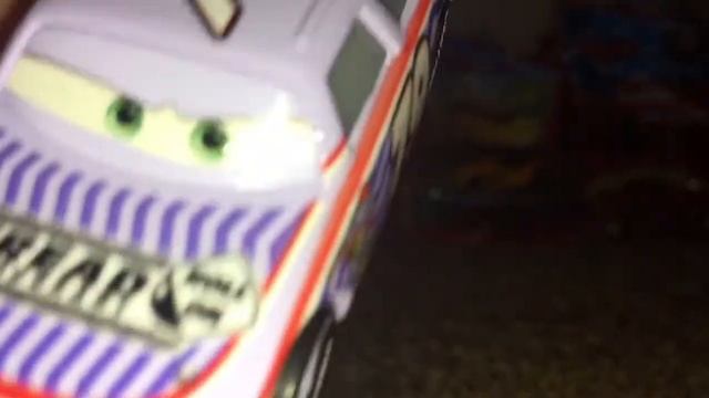 Disney Pixar Cars Haul Inngas #79 Retread Diecast смотреть онлайн