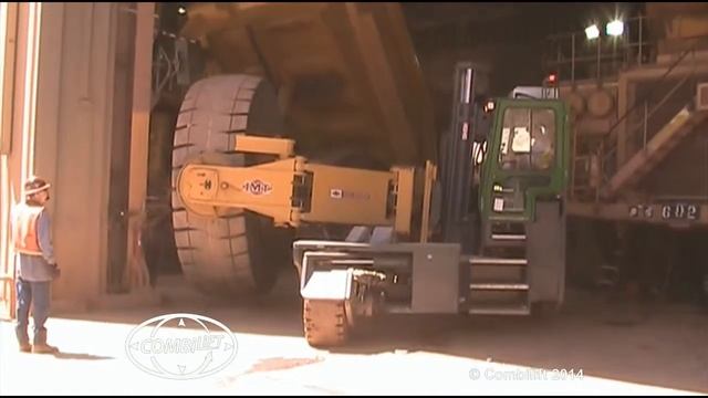 Боковой погрузчик COMBILIFT C14.000