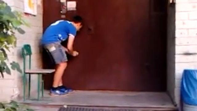 прикол с каштаном........... смотреть онлайн