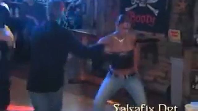 Carlos & Danni (Luv2Spin) Salsa dancing... смотреть онлайн