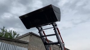КУН. Установка стрелы погрузчика на трактор МТЗ во время работы