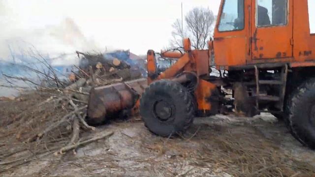 Работа фронтального погрузчика ТО-30