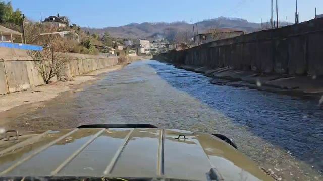 На УАЗ по реке. смотреть онлайн