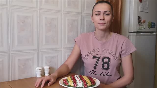 Салат из куриного филе НОВОГОДНИЙ ШАР Салат с курицей на новогодний стол смотреть онлайн