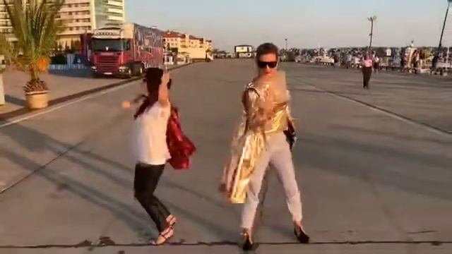 Стильные девушки зажигают в Сочи смотреть онлайн