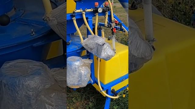 Новая техника в хозяйство!Комбайн,трактор,сеялка, протравитель,жатка, так что же это?? смотреть онлайн